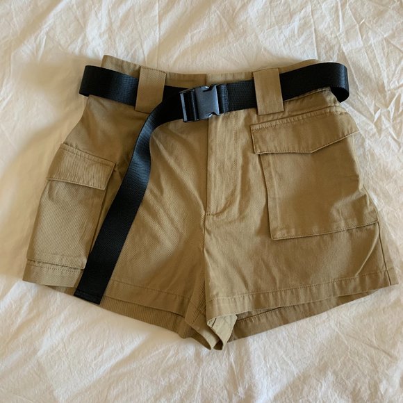 Aritzia Pants - Aritzia TNA Cargo Short - Tawny - Women's Size Small